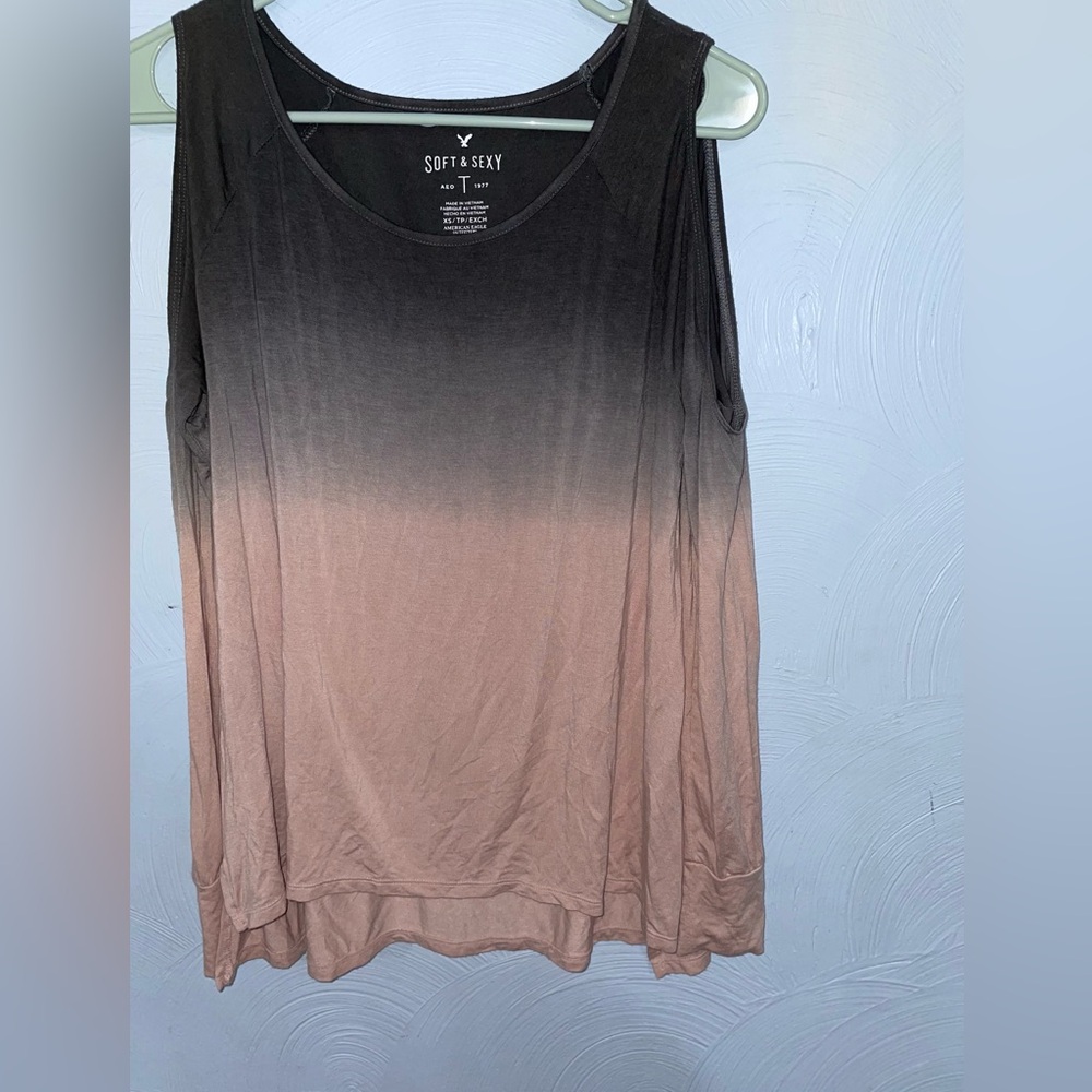 Women’s XS American Eagle Open Shoulder Gray/Pink Tee